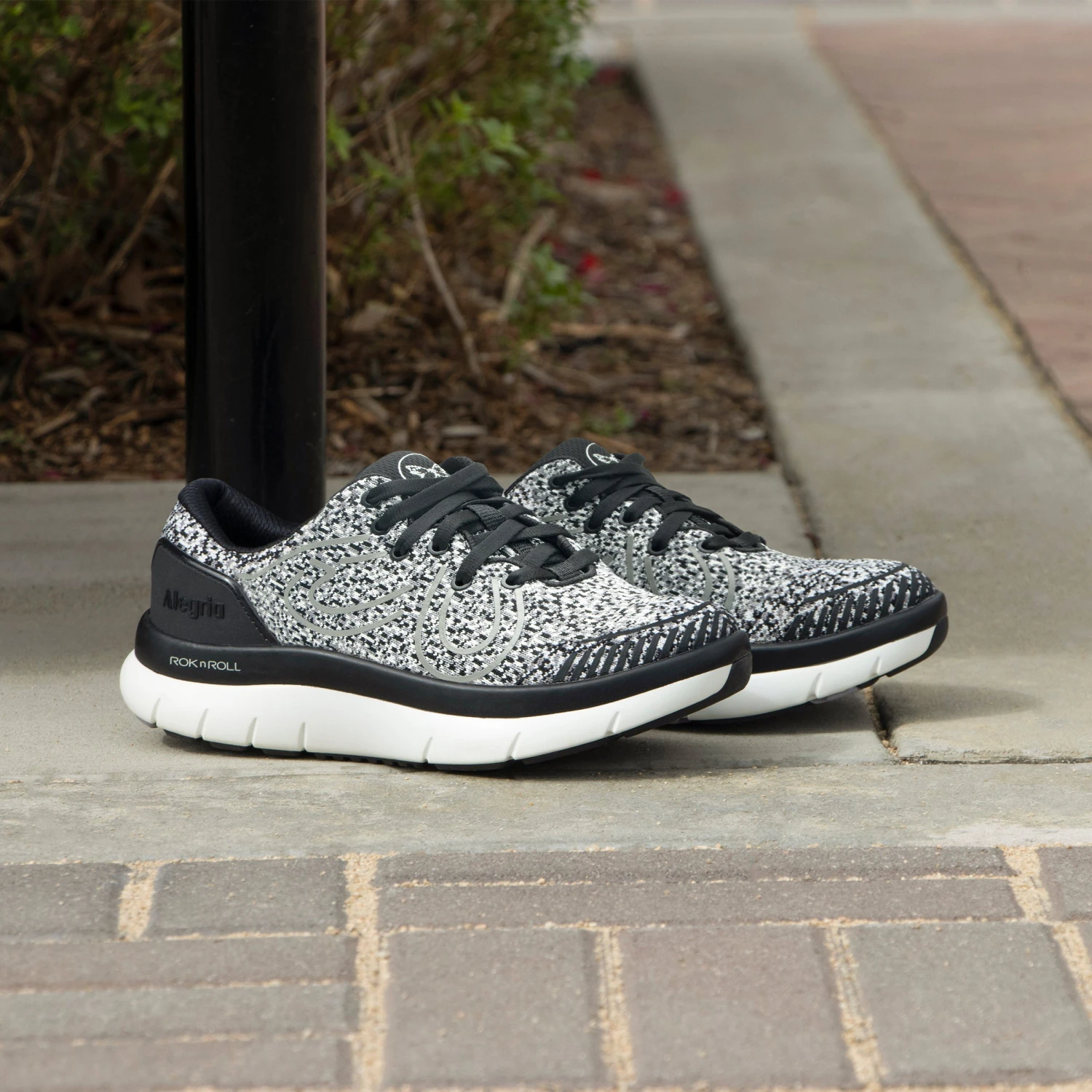 Roll On 2 Ink Shoe 4 Roll On 2 Ink Shoe - Image 2